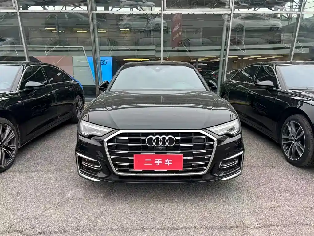 Audi A6L 2025 40 TFSI Luxury Sport фото 2