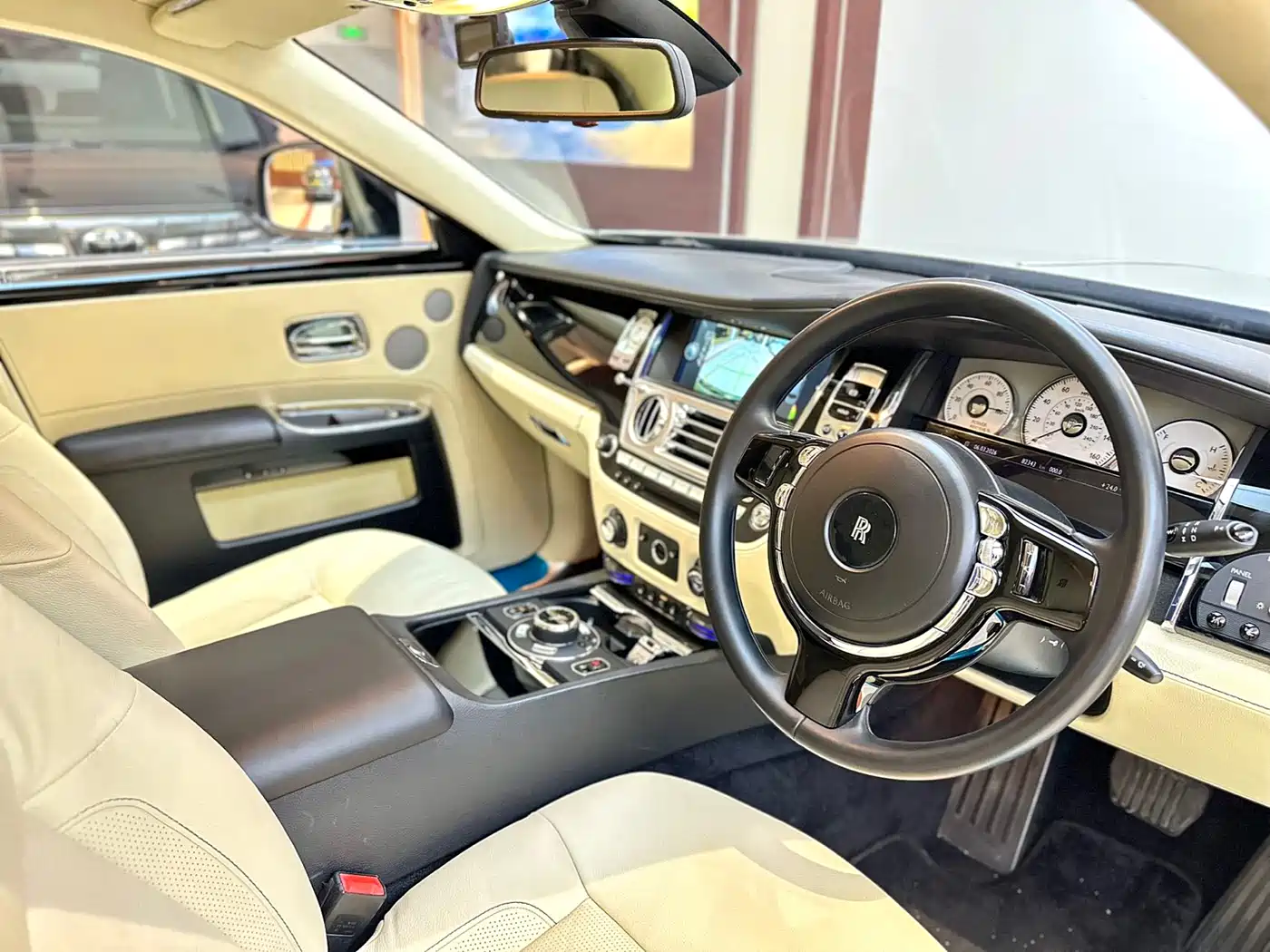 Rolls-Royce Ghost 2010 Model 6.6T Standard фото 6