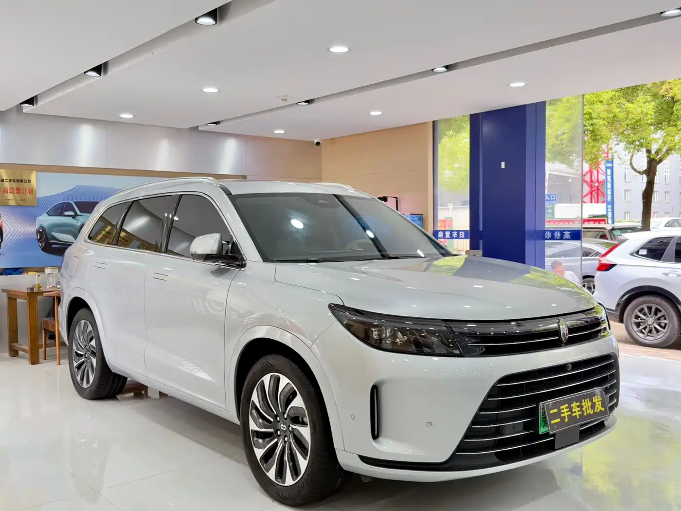 AITO Wenjie AITO M7 2024 1.5T RWD Plus 5-Seater фото 3