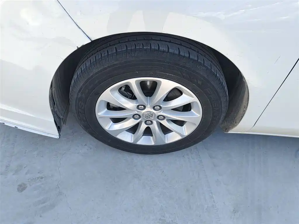 Фото 23 - Buick GL8