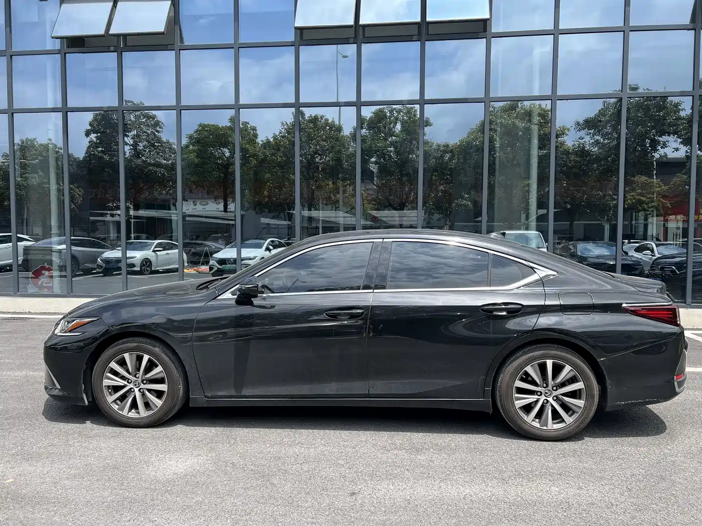 Lexus ES 2018 200 Excellence Edition China V фото 3