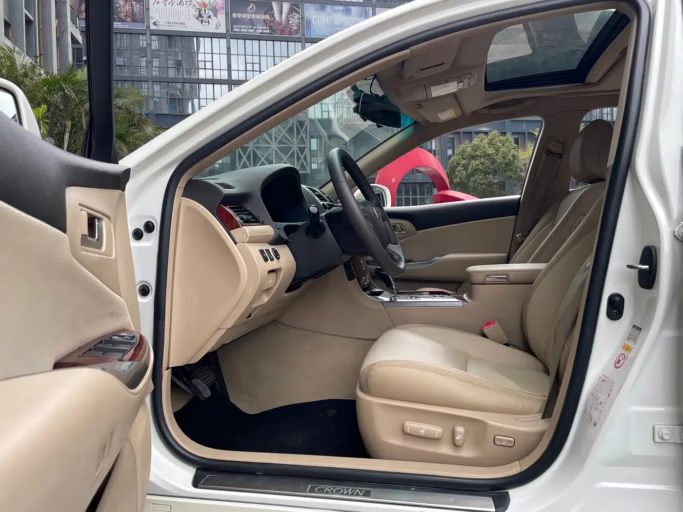 Toyota Crown 2012 2.5L Royal Leather Edition фото 7
