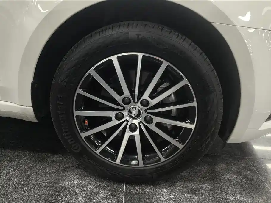 Škoda Octavia 2019 1.5L Auto Comfort Edition фото 6