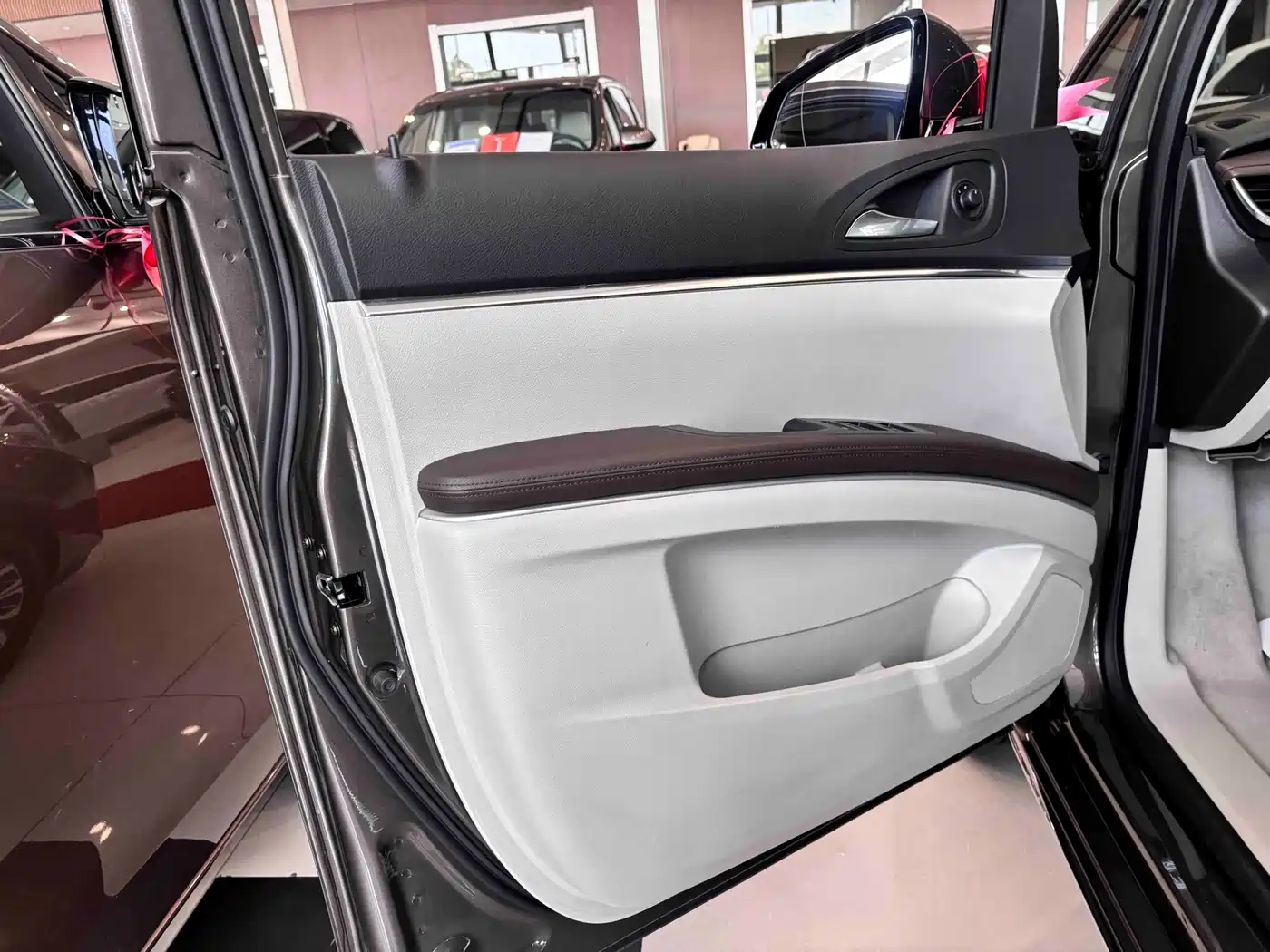 Buick GL8 2023 Model Land Business Class Comfort фото 13