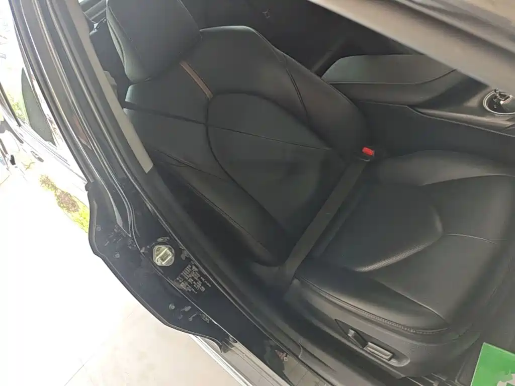 Photo 25 - Toyota Camry