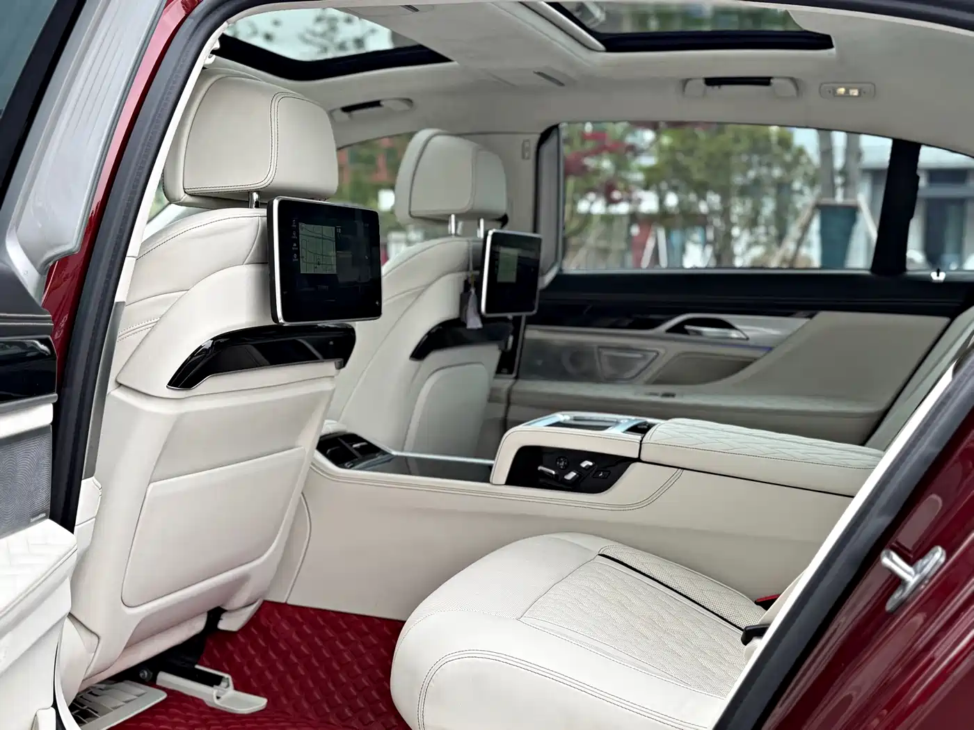 BMW 7 Series 2019 740Li xDrive Executive M Sport Package фото 7