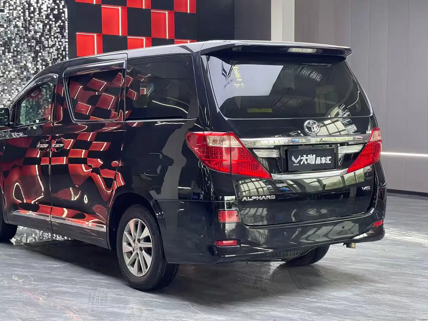 Toyota Alphard 2012 3.5L Luxury Edition фото 6