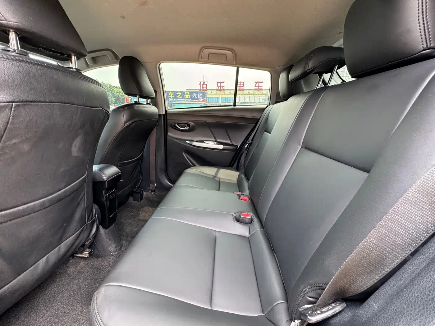 Toyota YARiS L Zhi Xuan 2015 1.5E Auto Charming Edition фото 7