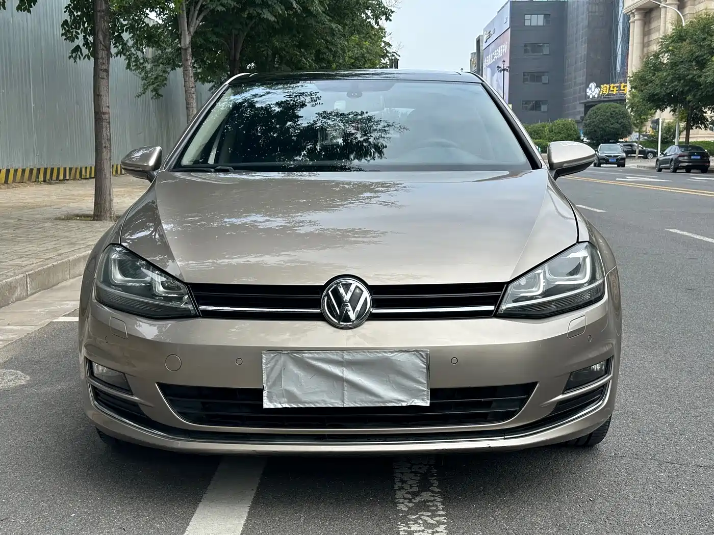Фото 2 - Volkswagen Golf