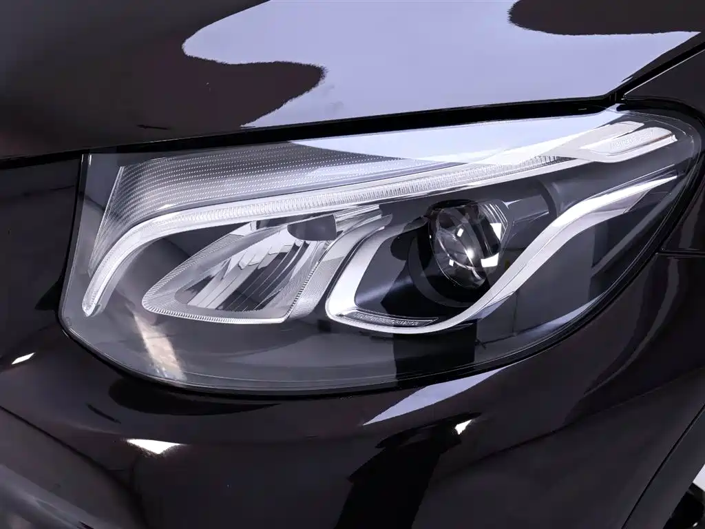 Mercedes-Benz GLC 2019 GLC 260 L 4MATIC Luxury фото 4