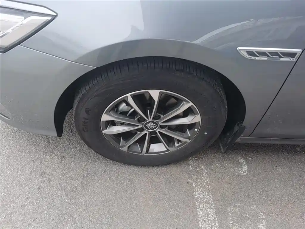 BYD Qin PLUS 2024 Glory Edition DM-i 55KM Leading фото 23