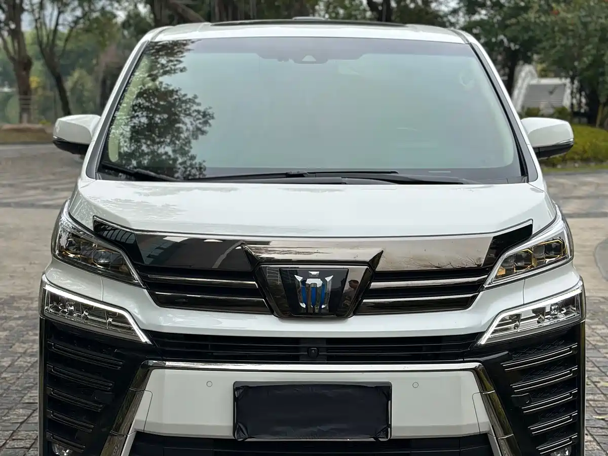 Toyota Vellfire 2023 Crown Hybrid 2.5L HV Ultimate фото 2
