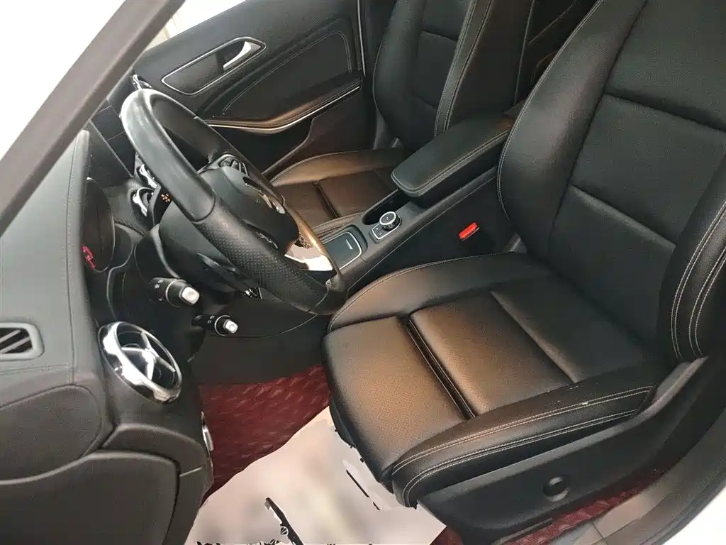 Mercedes-Benz GLA 2018 GLA 200 Fashion фото 11