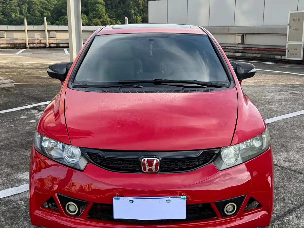 Фото 2 - Honda Civic
