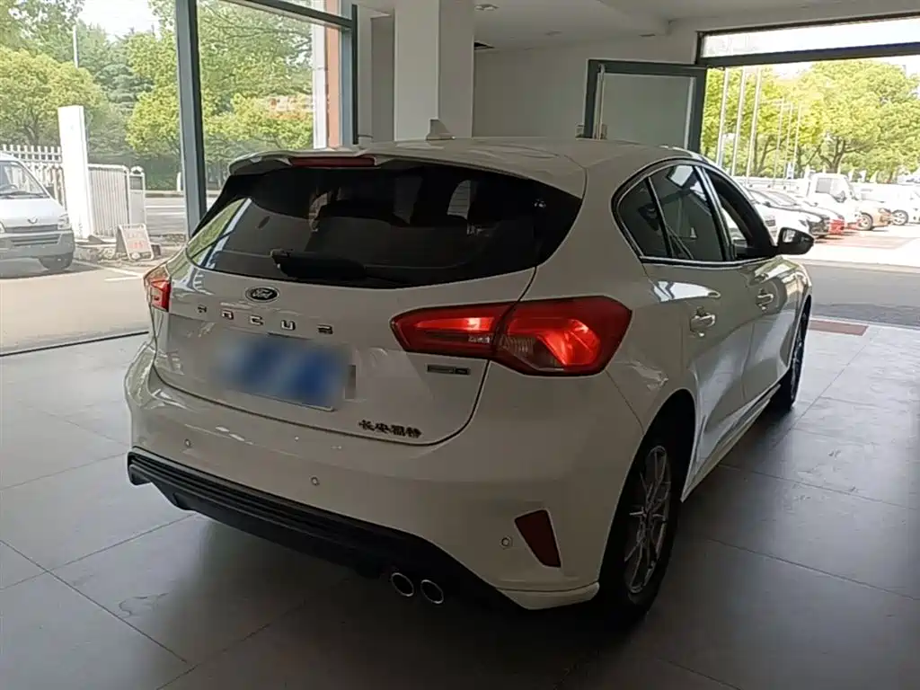 FORD FOX