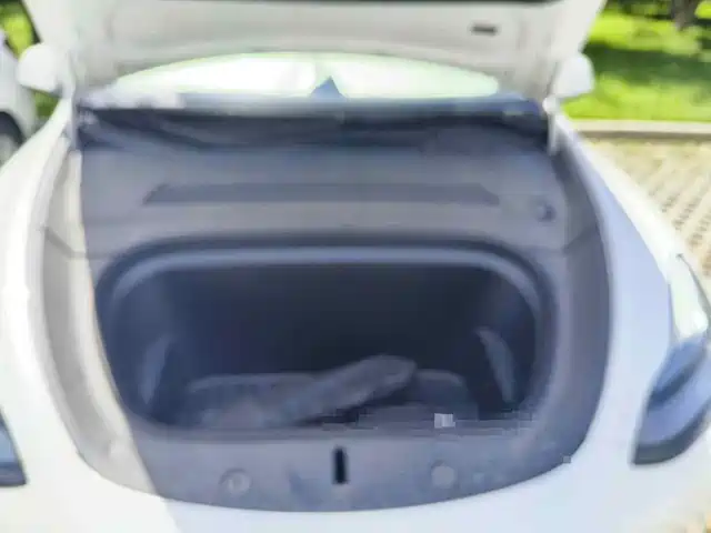 Tesla Model Y 2024 Rear-Wheel Drive Version — фото 3