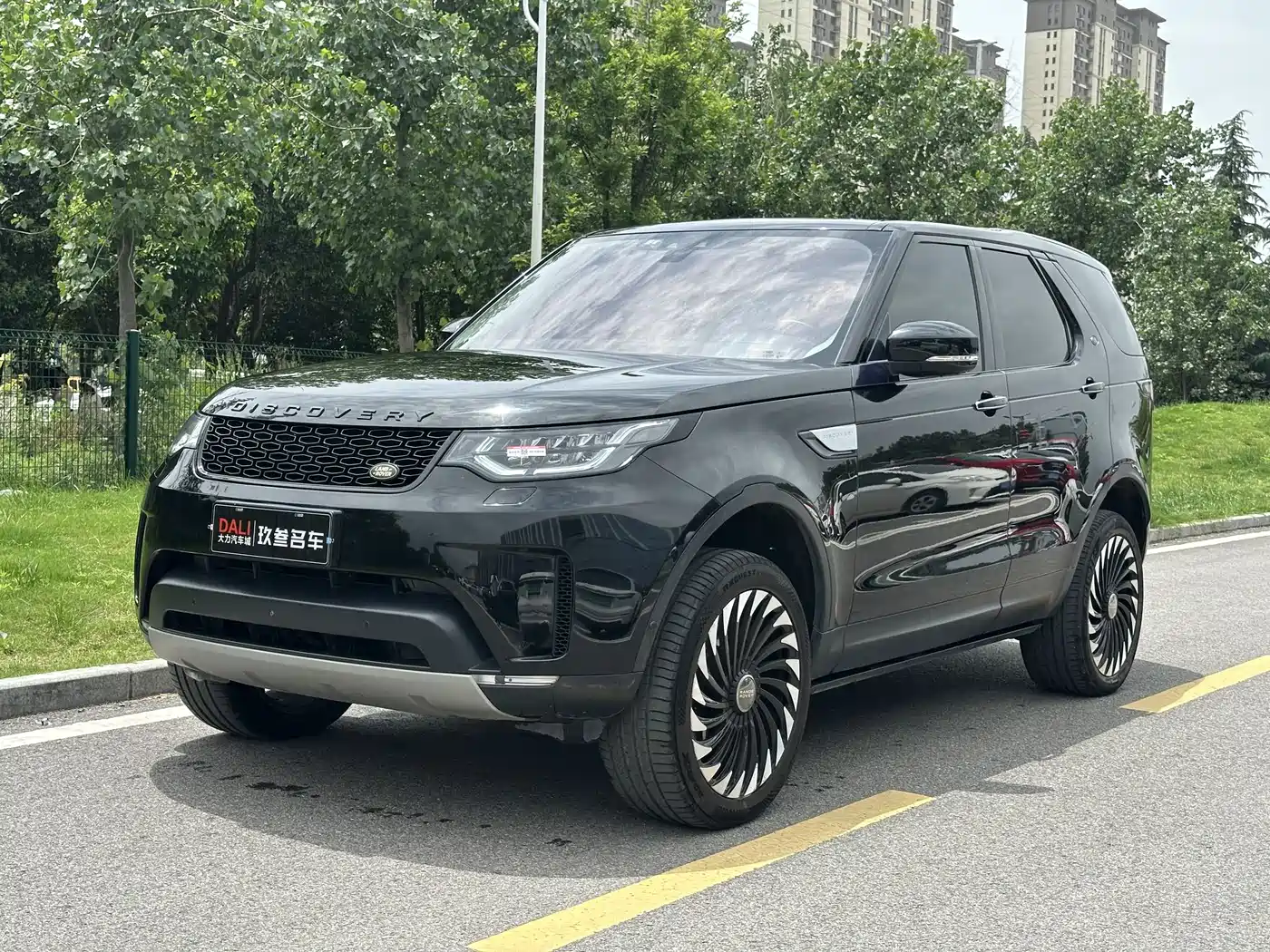 Land Rover Discovery 2017 3.0 SC V6 HSE LUXURY
