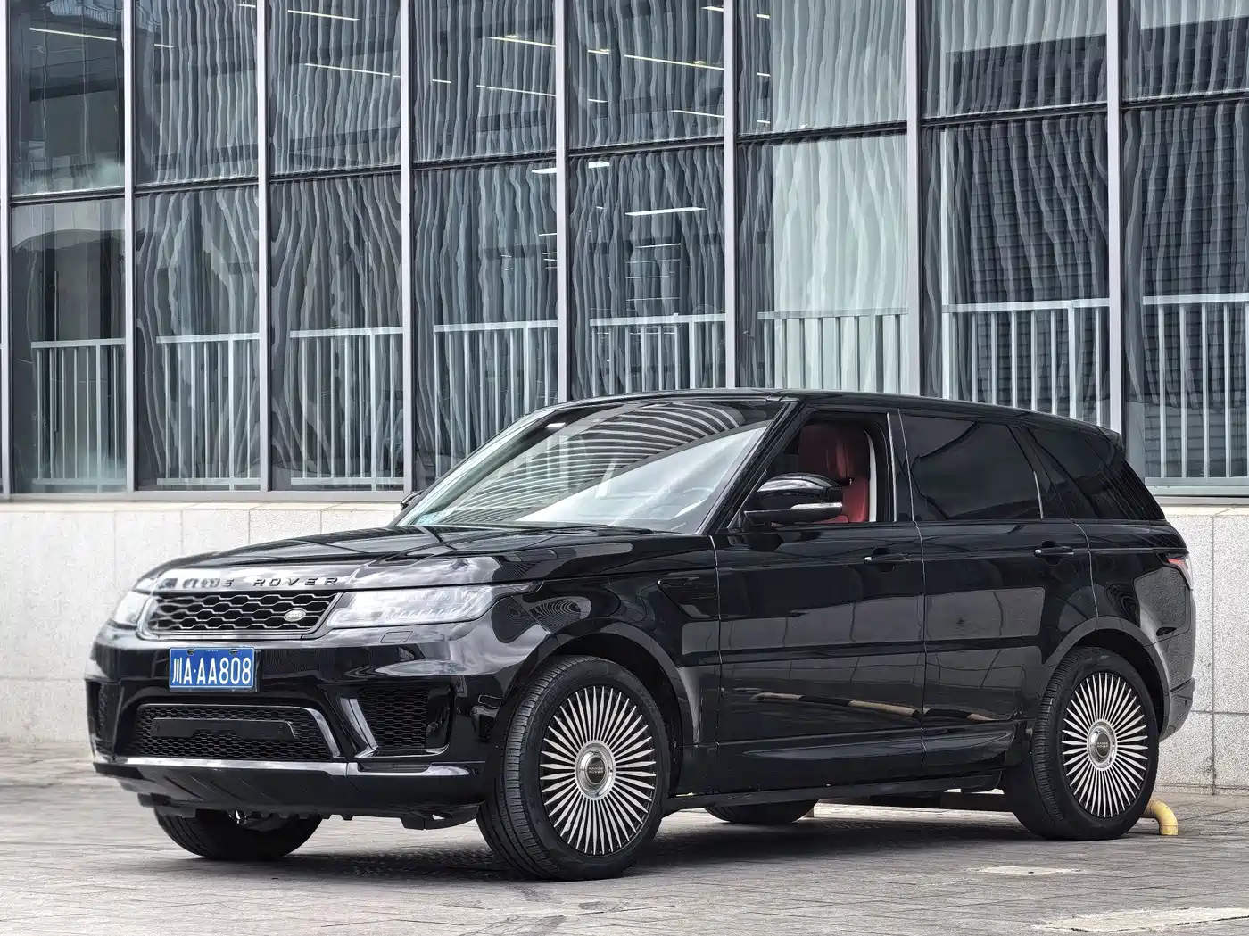 Land Rover Range Rover Sport 2022 3.0 L6 Gloss Black Edition фото 3