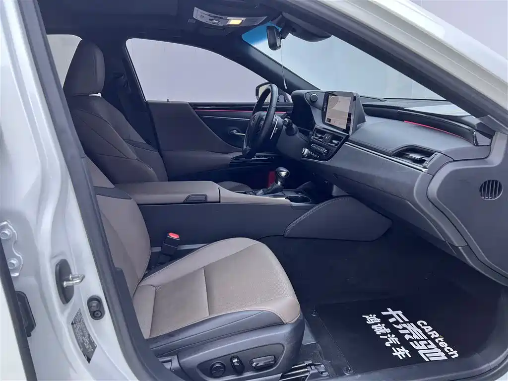 Lexus ES 2022 200 Excellence Edition фото 19