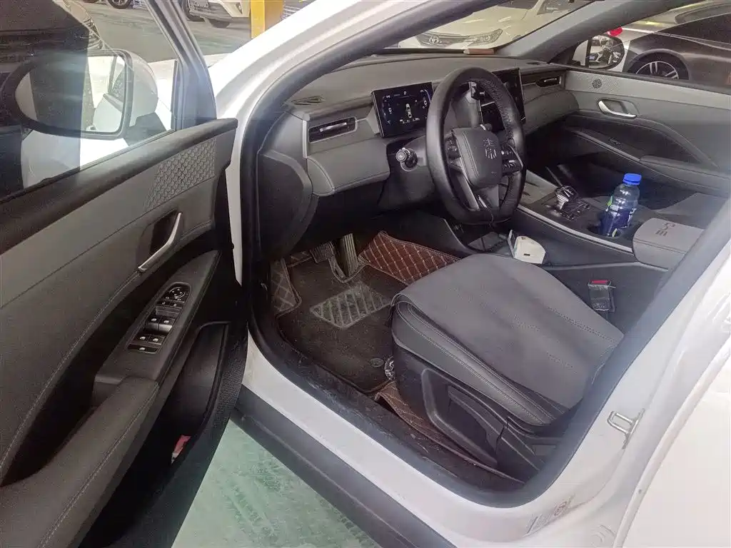 BYD Qin PLUS 2025 DM-i Smart Drive 55KM Leader фото 16