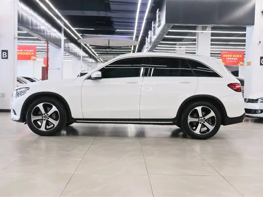 Mercedes-Benz GLC 2018 GLC 260 4MATIC Luxury фото 3