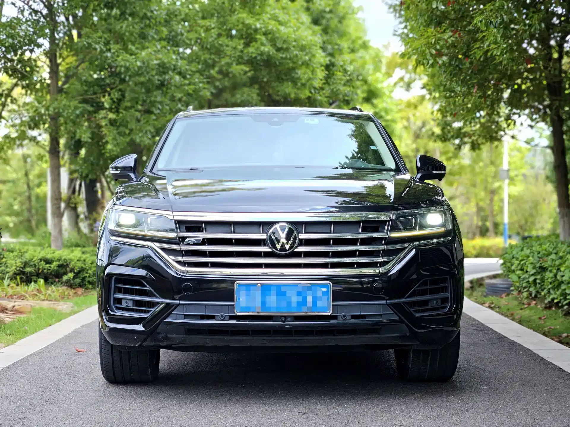 Фото 2 - Volkswagen Touareg