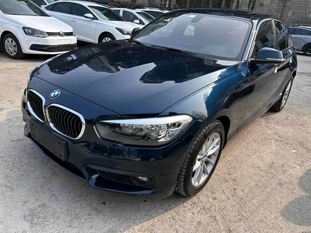 BMW 1 SERIES