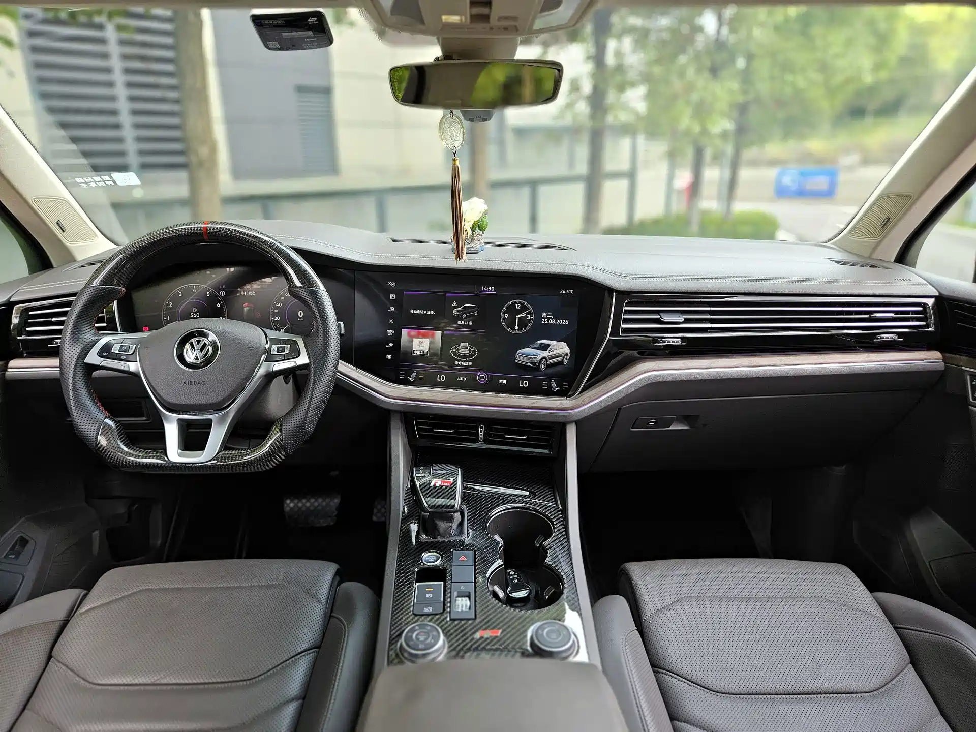 Фото 21 - Volkswagen Touareg