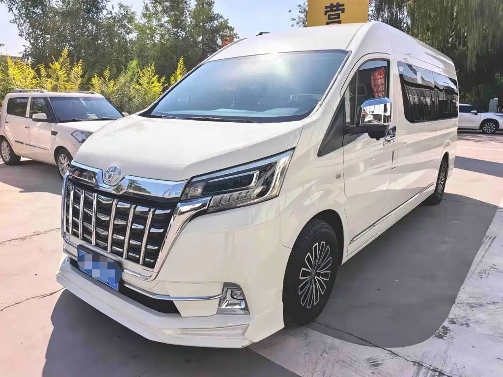 2023 Toyota HIACE
