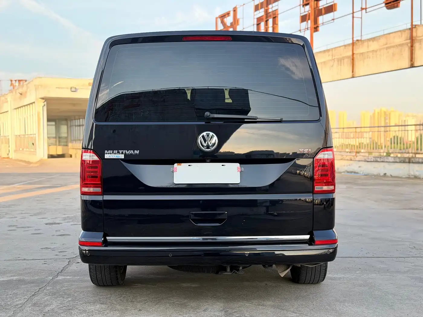 Volkswagen Multivan 2016 2.0TSI 2WD Luxury 7-Seater фото 6