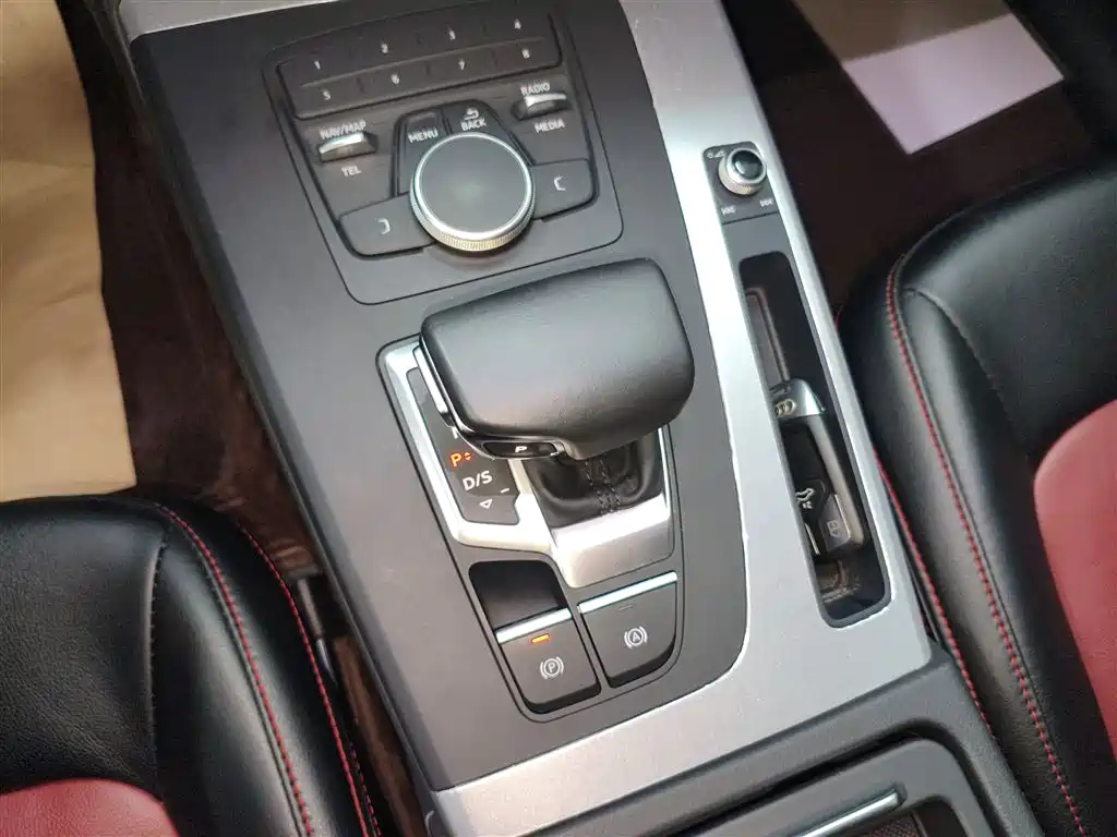 Audi Q5L 2018 40 TFSI Premium Progressive China VI фото 14