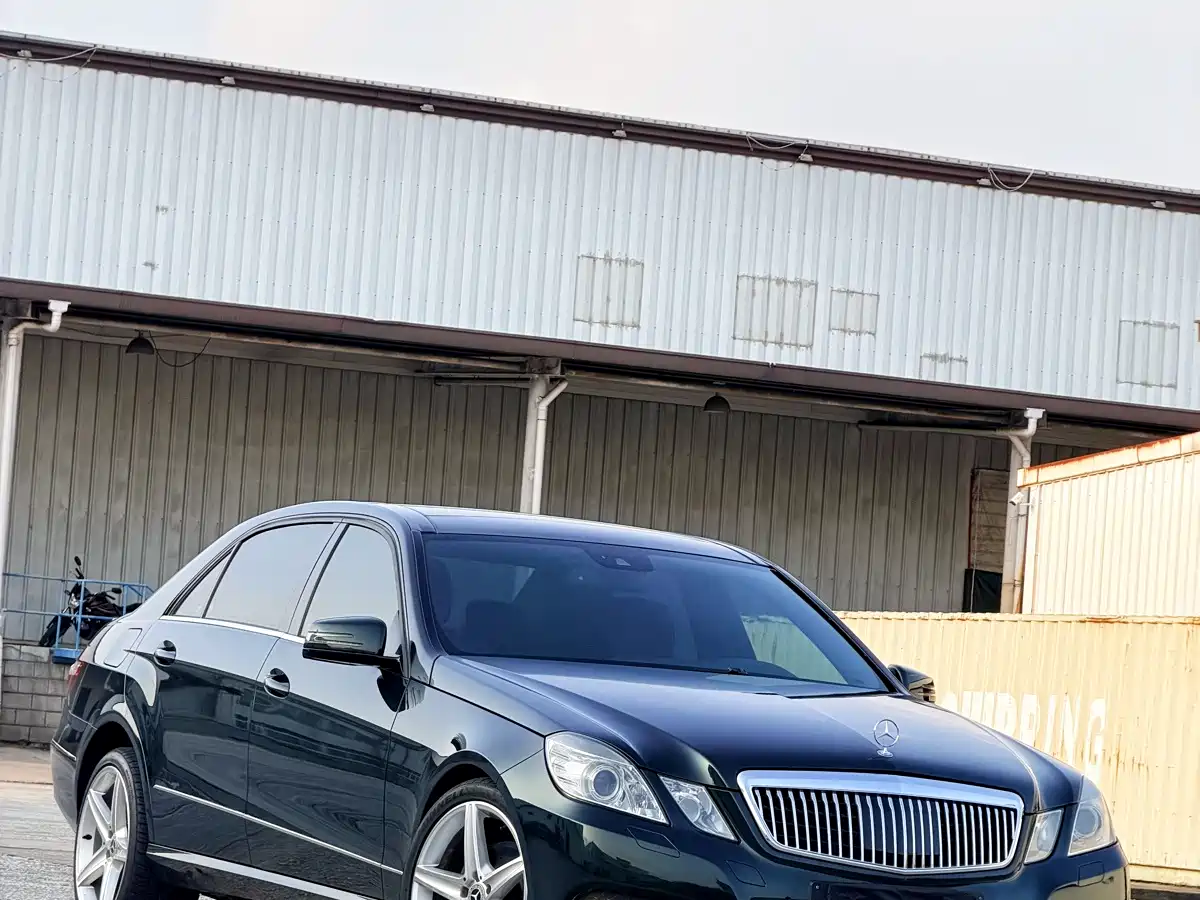 Photo 7 - Mercedes-Benz E-Class