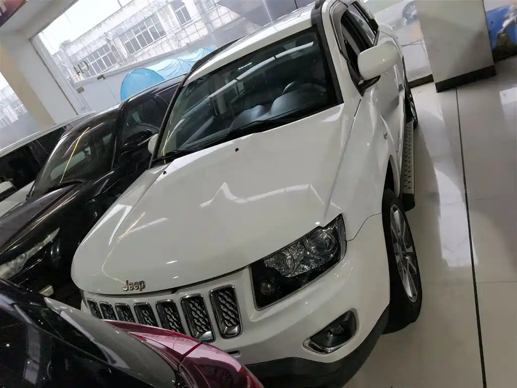 Jeep Compass (Import) 2015 2015 2.0L 2WD Luxury