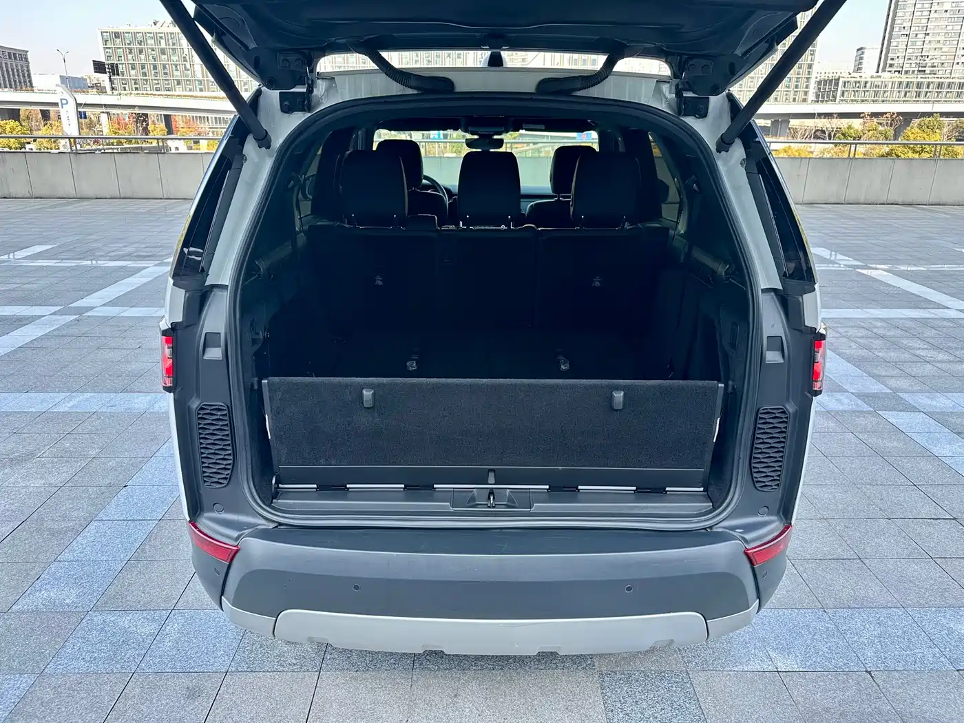 Land Rover Discovery 2018 3.0 SC V6 HSE фото 4