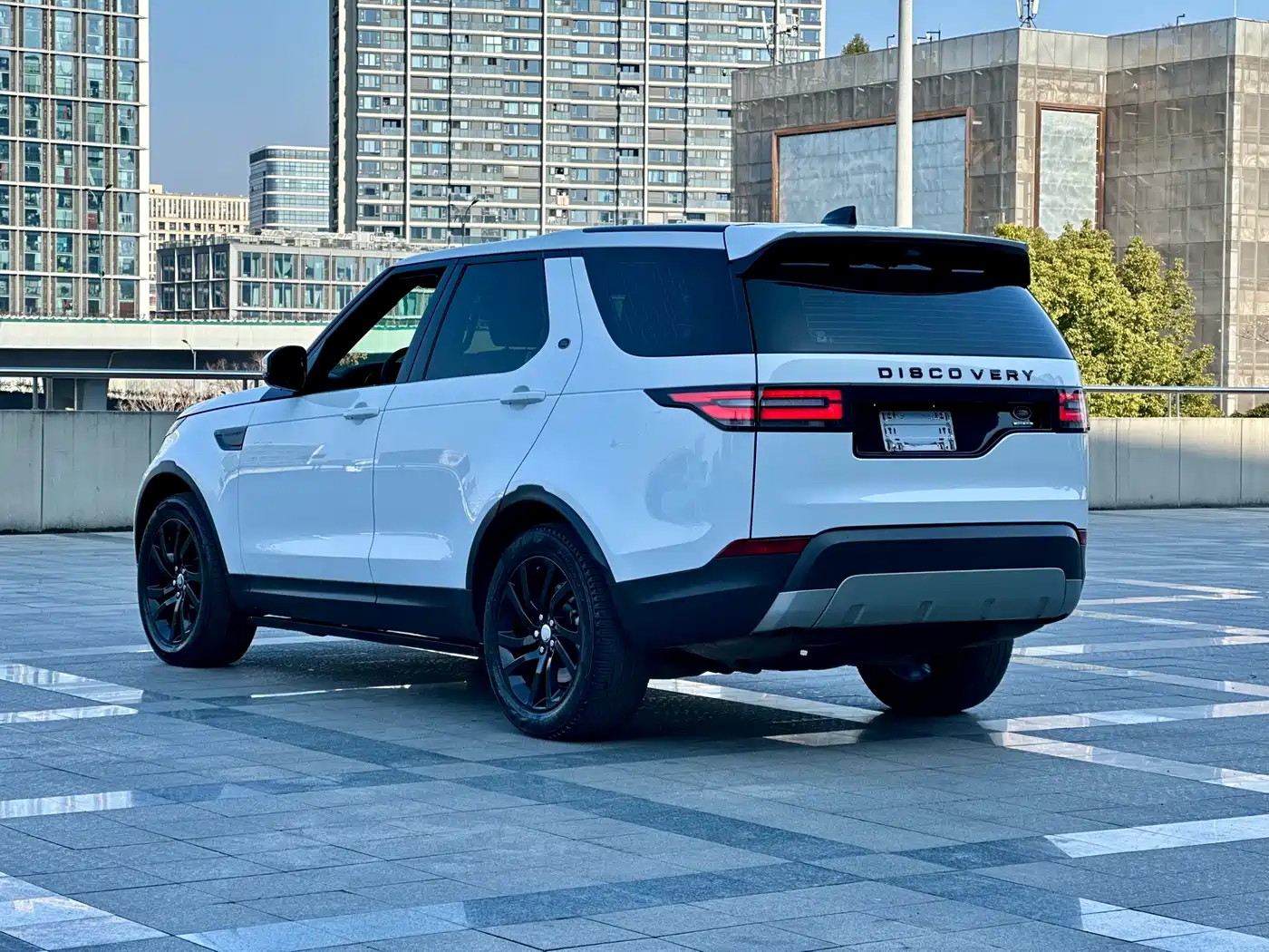 Land Rover Discovery 2018 3.0 SC V6 HSE фото 16