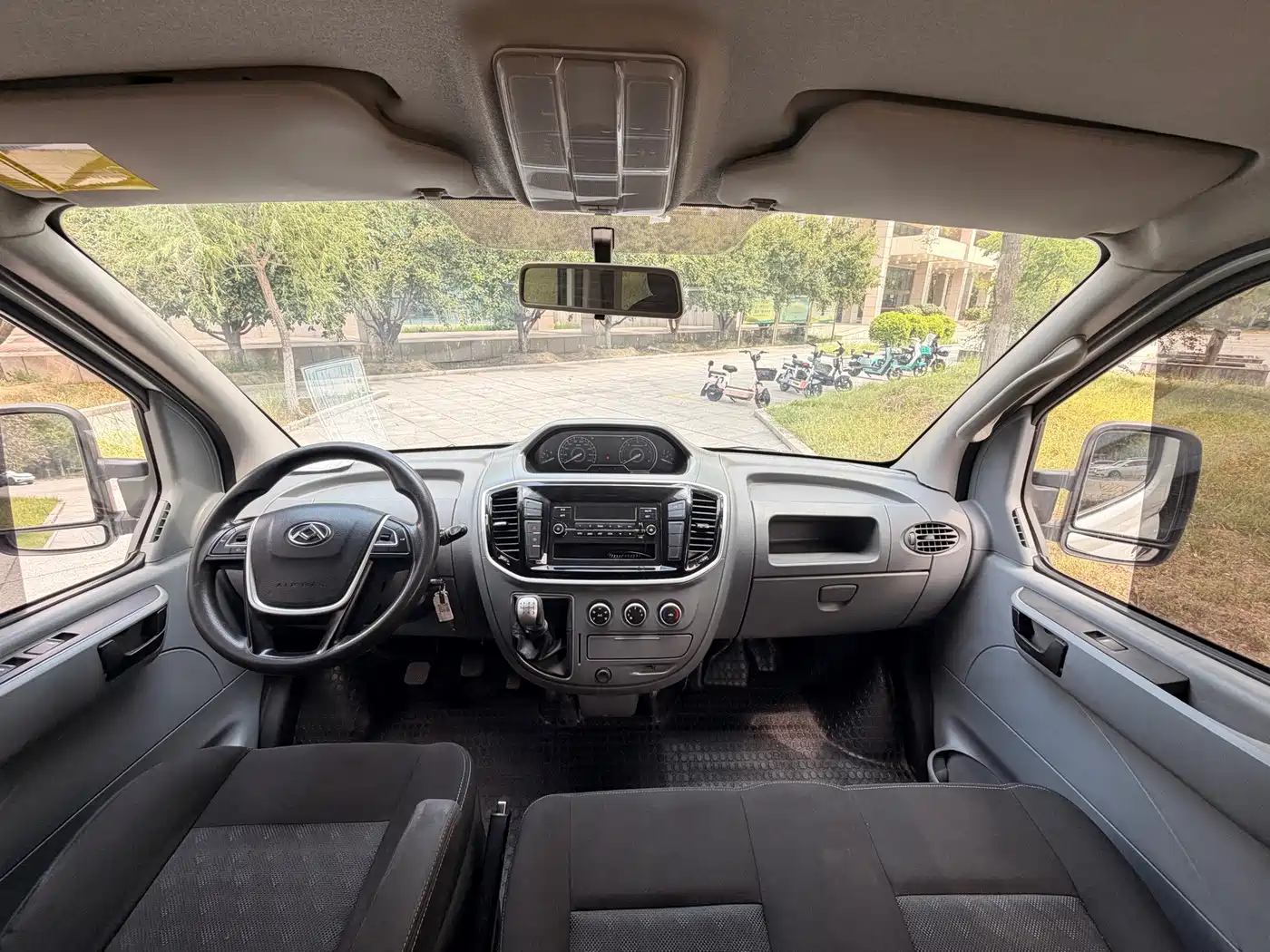 Photo 8 - SAIC Maxus Xintu V80