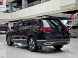 Photo 9 - Volkswagen Tiguan L