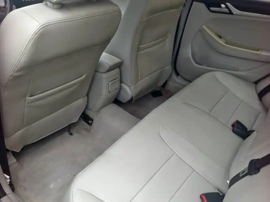 Photo 5 - Geely Vision
