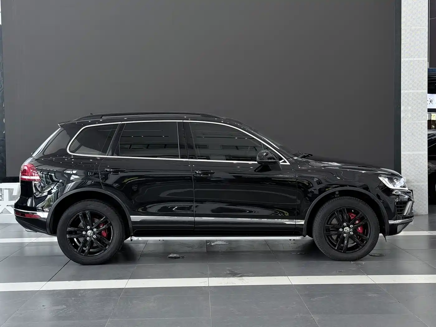Volkswagen Touareg 2018 2017 3.0TSI Explorer Edition