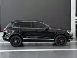 Фото 3 - Volkswagen Touareg