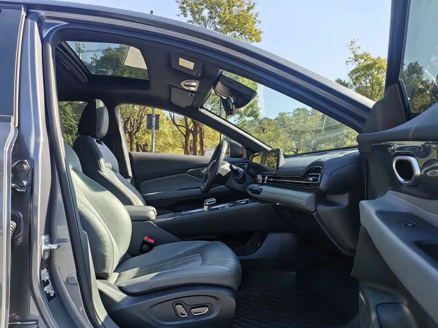 GAC Trumpchi Trumpchi Emkoo 2024 Model 270T DCT Shadow Leopard R-Style Edition фото 8