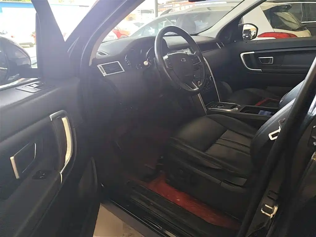Land Rover Discovery Sport 2019 240PS SE Edition China VI фото 16