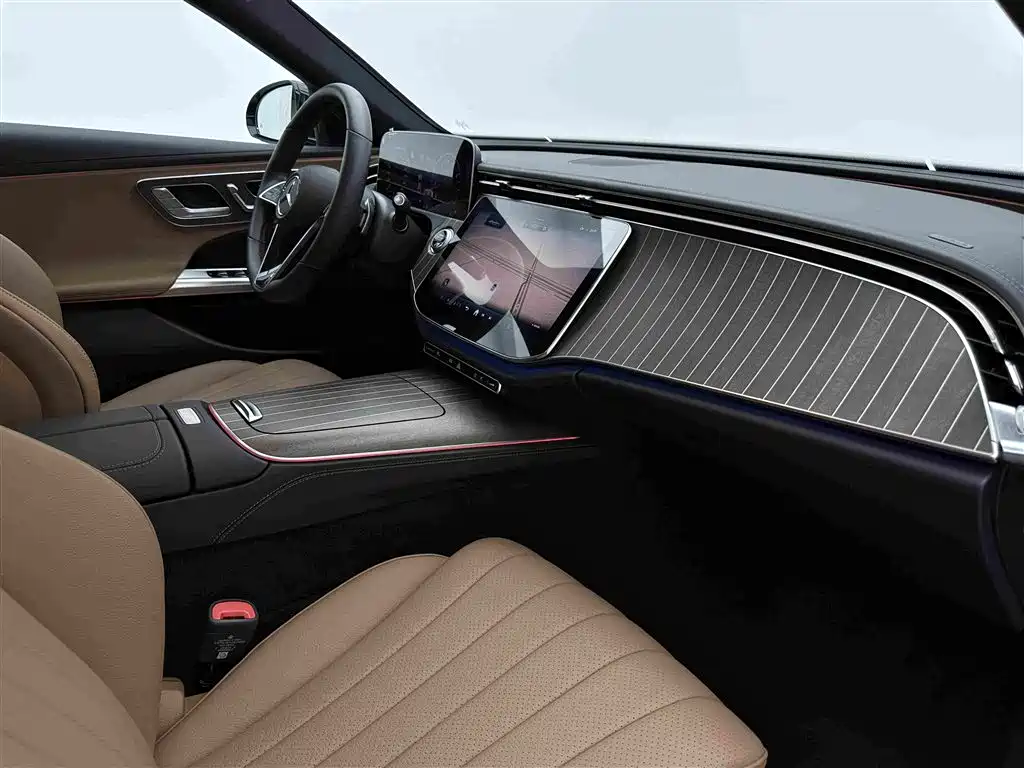 Mercedes-Benz E-Class, миниатюра 16