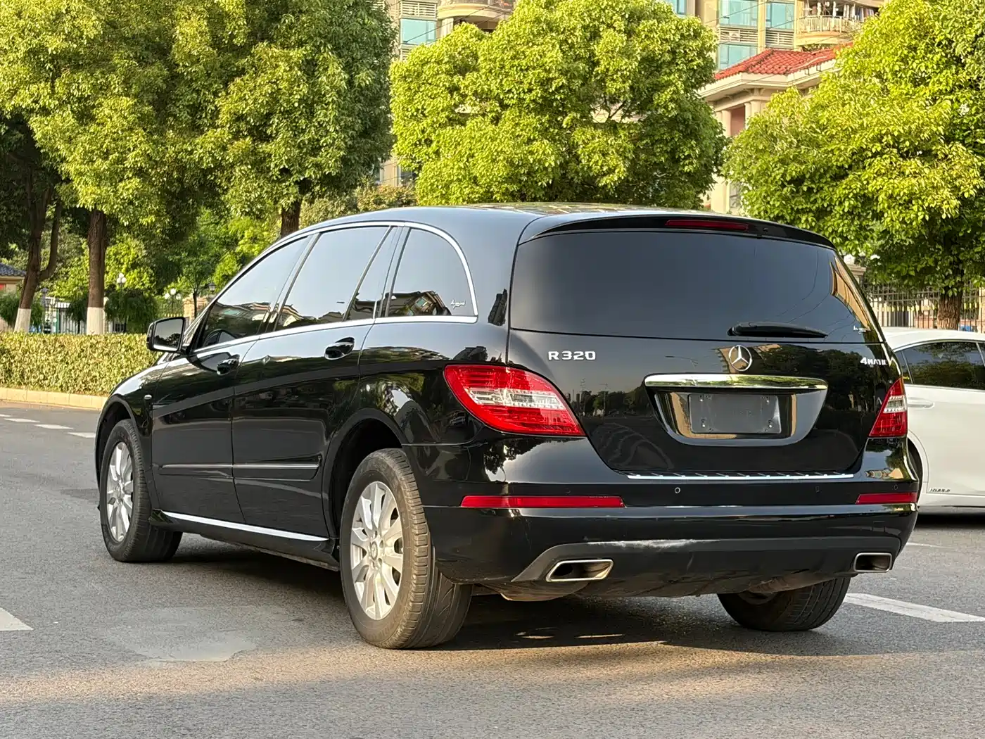 Mercedes-Benz R-Class 2017 R 320 4MATIC Business Collector's Edition фото 6