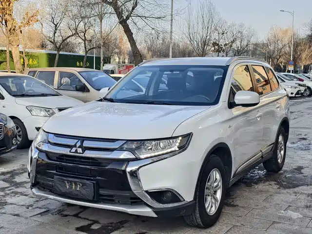 MITSUBISHI OUTLANDER