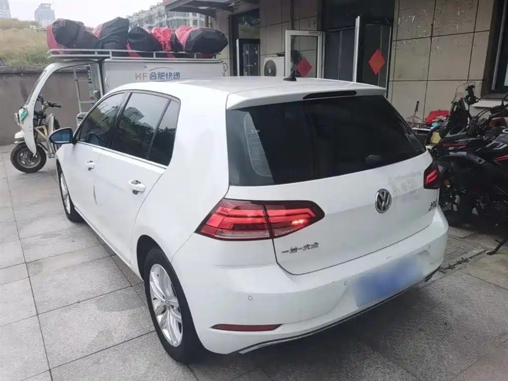 Volkswagen Golf 2019 200TSI DSG Comfort Progressive China VI фото 5