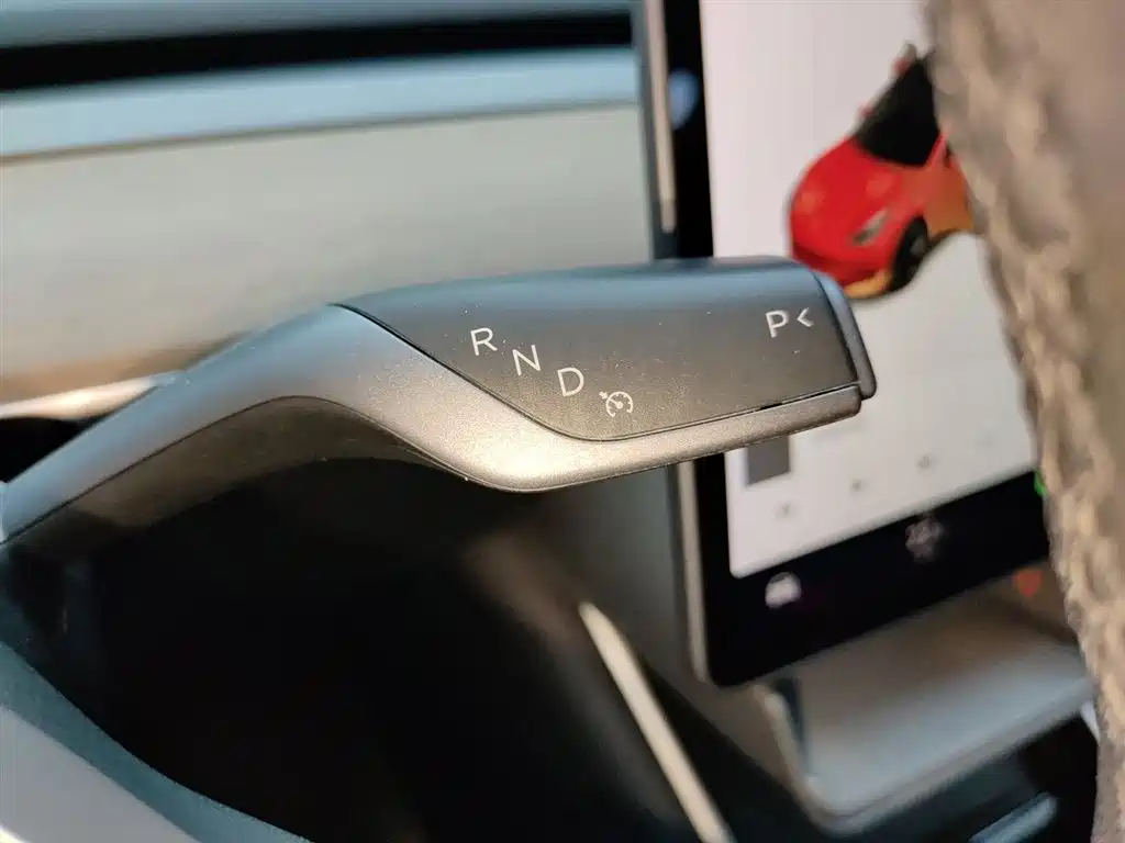TESLA MODEL 3 (IMPORTED)