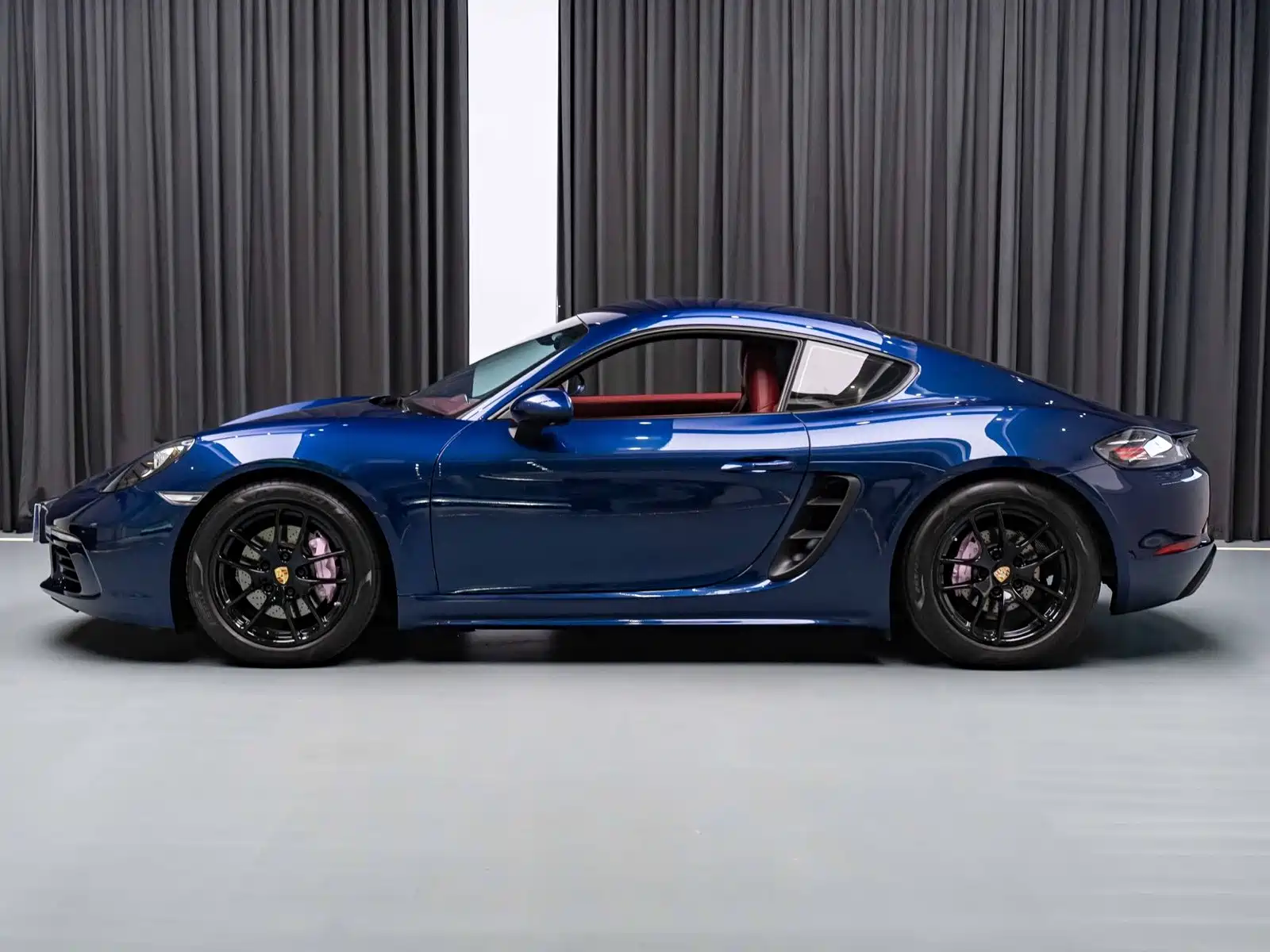 Фото 3 - Porsche 718