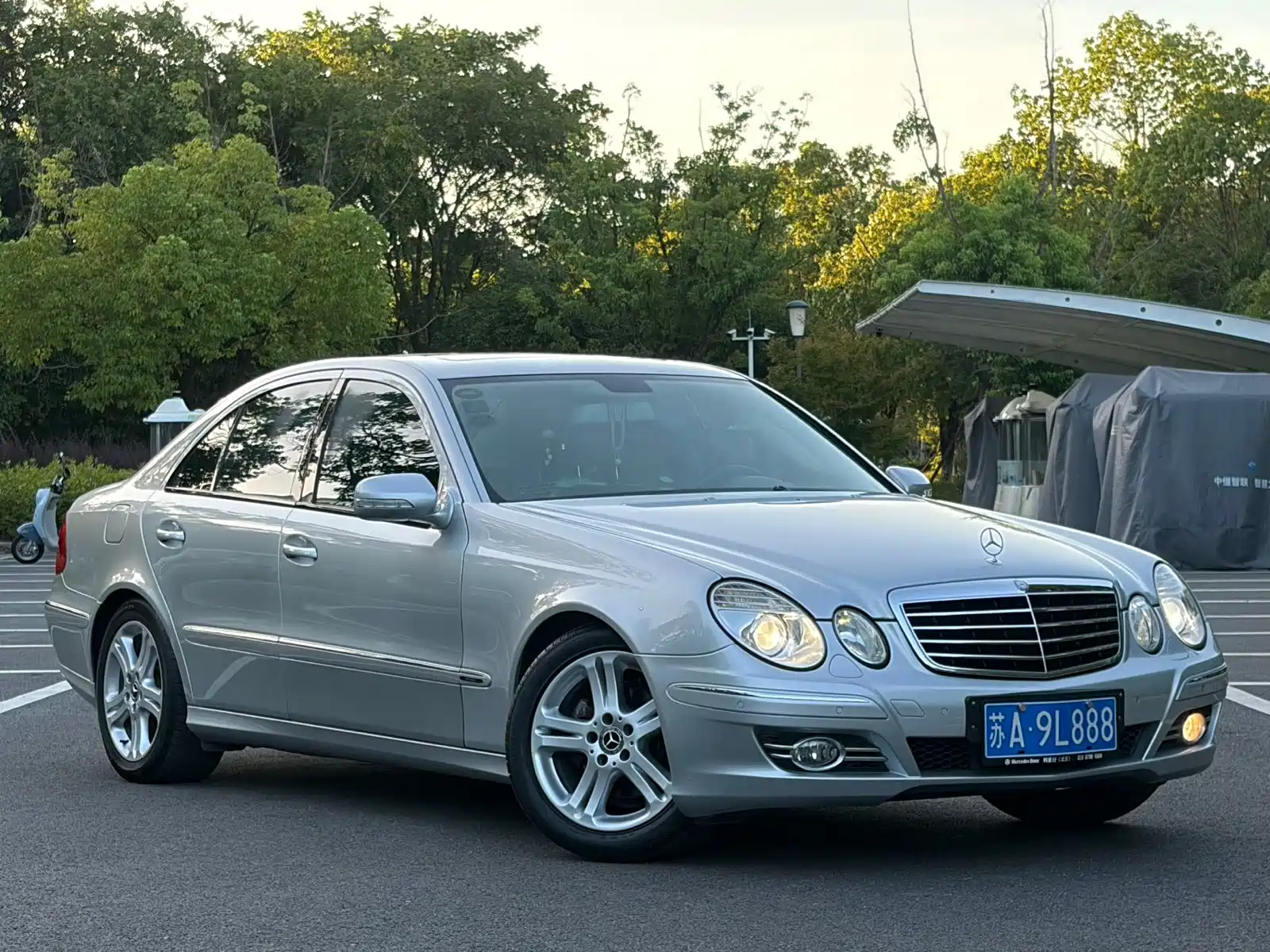Photo 3 - Mercedes-Benz E-Class