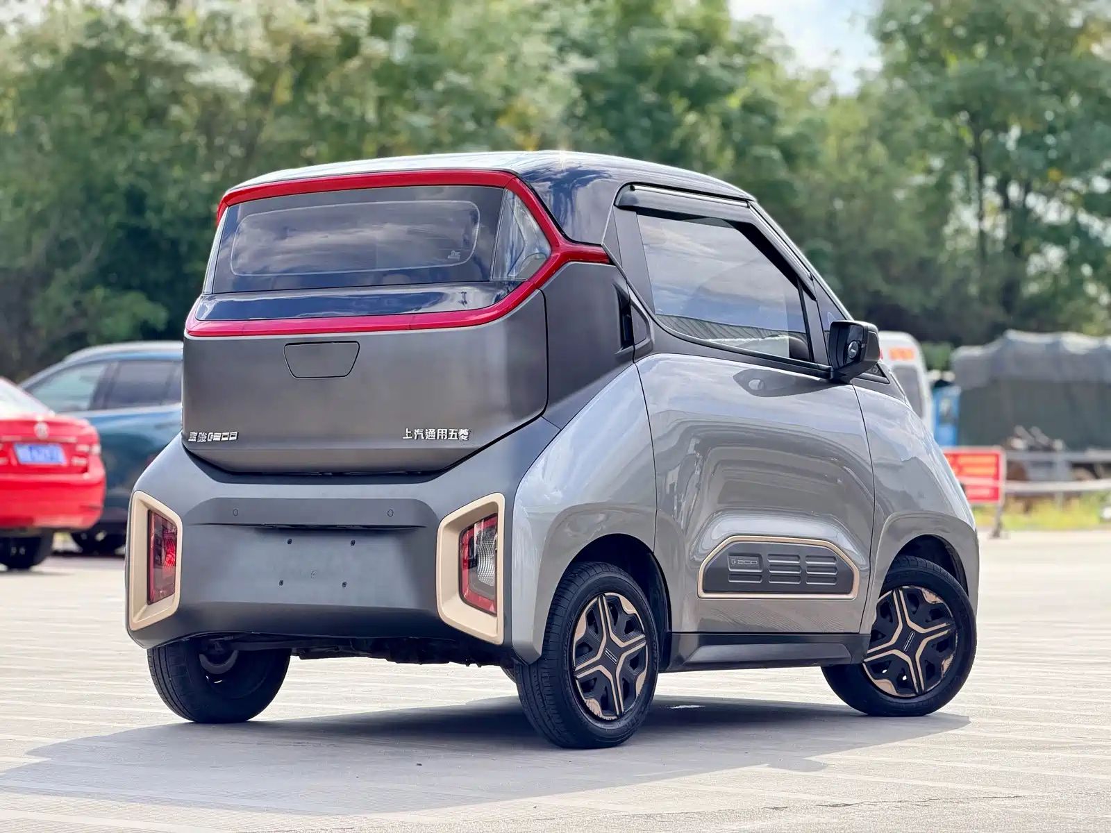 Фото 3 - Baojun E200